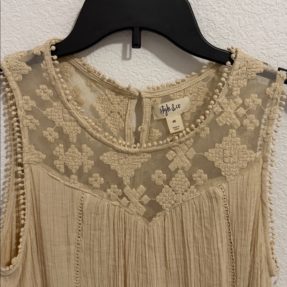 Style & Co EUC Boho Beige Lace Detail Layered Sleeveless Blouse Size 0X - Picture 3 of 6
